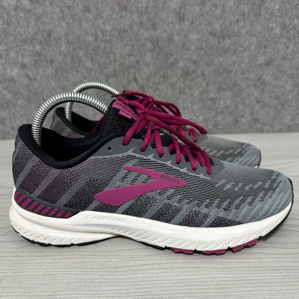 Brooks Ravenna 10 Women Running Shoes Gray Fuchsia Athletic Sneakers Size 8.5